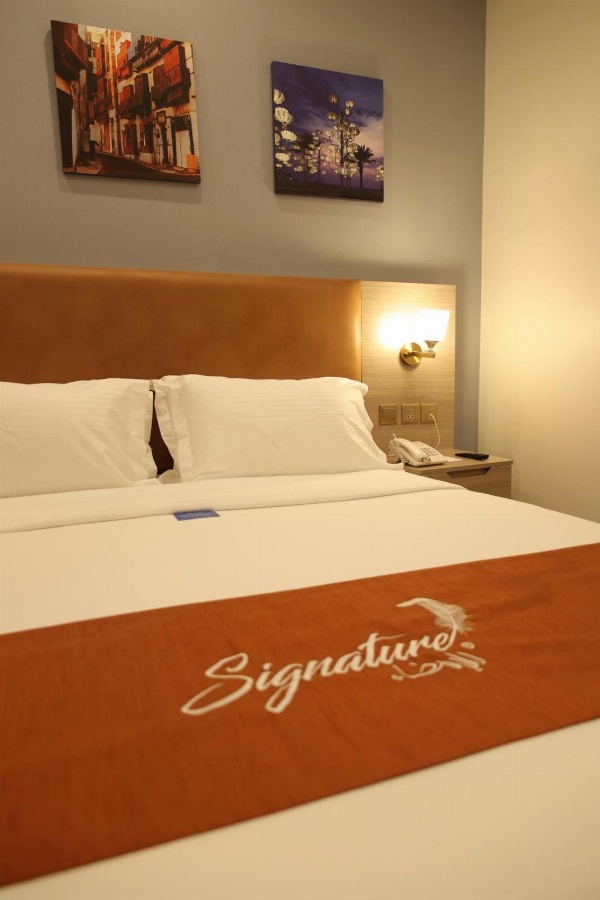 Signature Guest Hotel Main image